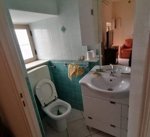 Townhouse Of 100 M² With Balcony In Termini