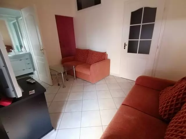 Townhouse Of 100 M² With Balcony In Termini