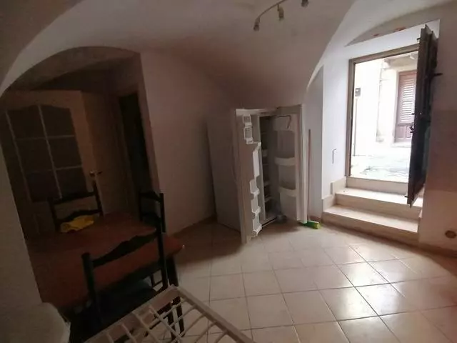 Townhouse Of 100 M² With Balcony In Termini
