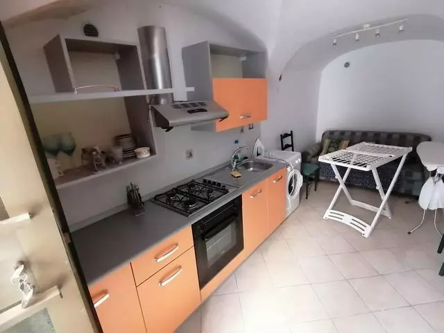 Townhouse Of 100 M² With Balcony In Termini