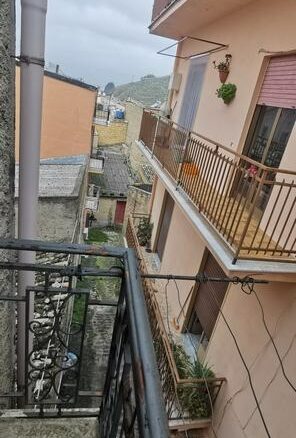 Townhouse Of 120 M² With 3 Bedrooms And 2 Bathrooms In Palermo