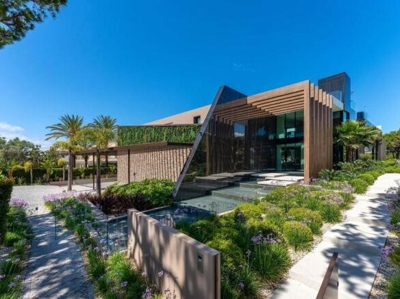 Six-bedroom Frontline Golf Villa For Sale