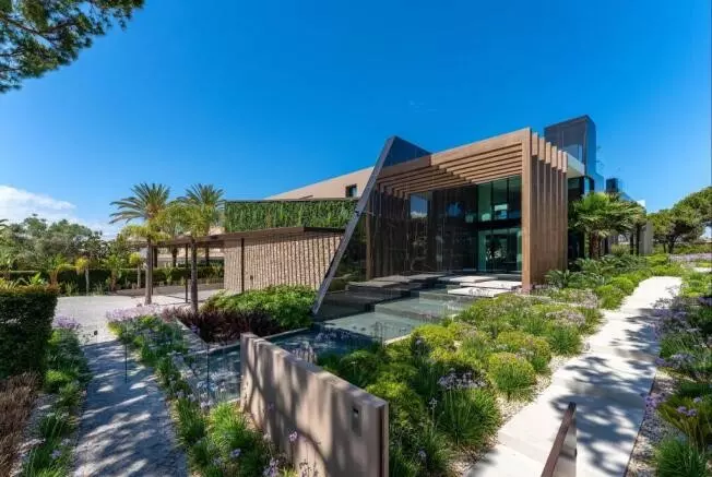 Six-bedroom Frontline Golf Villa For Sale