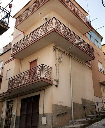 Panoramic Townhouse In Sicily – Casa Marta Via Dato