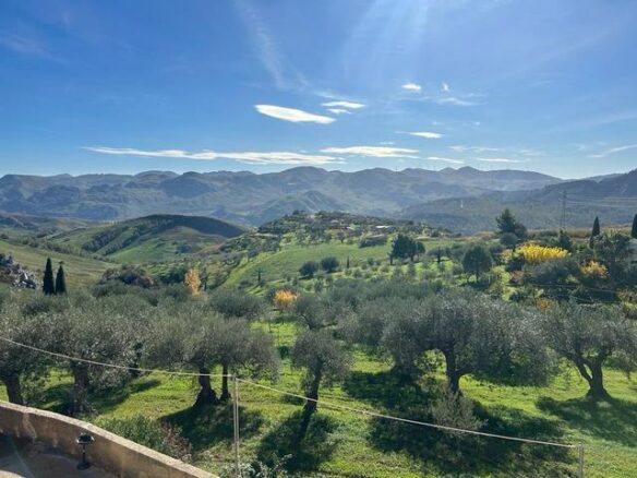 Villa Of 0 M² With Land In Sicily