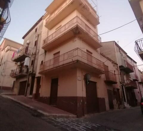 Townhouse Of 150 M² With Panoramic Views In Sicily