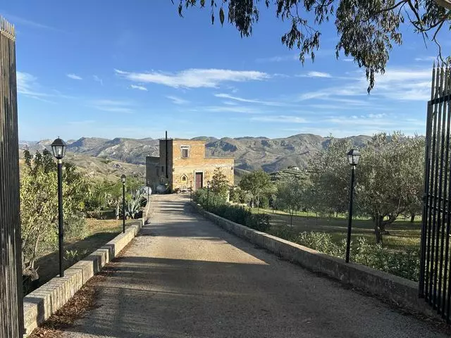 Villa Of 0 M² With Land In Sicily
