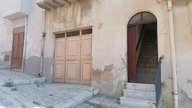 Apartment Of 120 M² With Balcony In Triassi