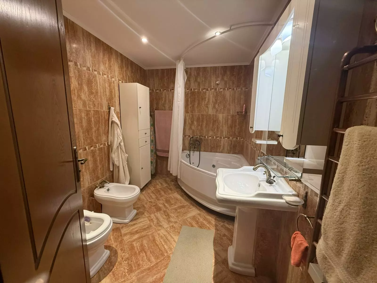 port palace4 Apartment Of 100 M² With Three Bedrooms And Sea View In Port Palace