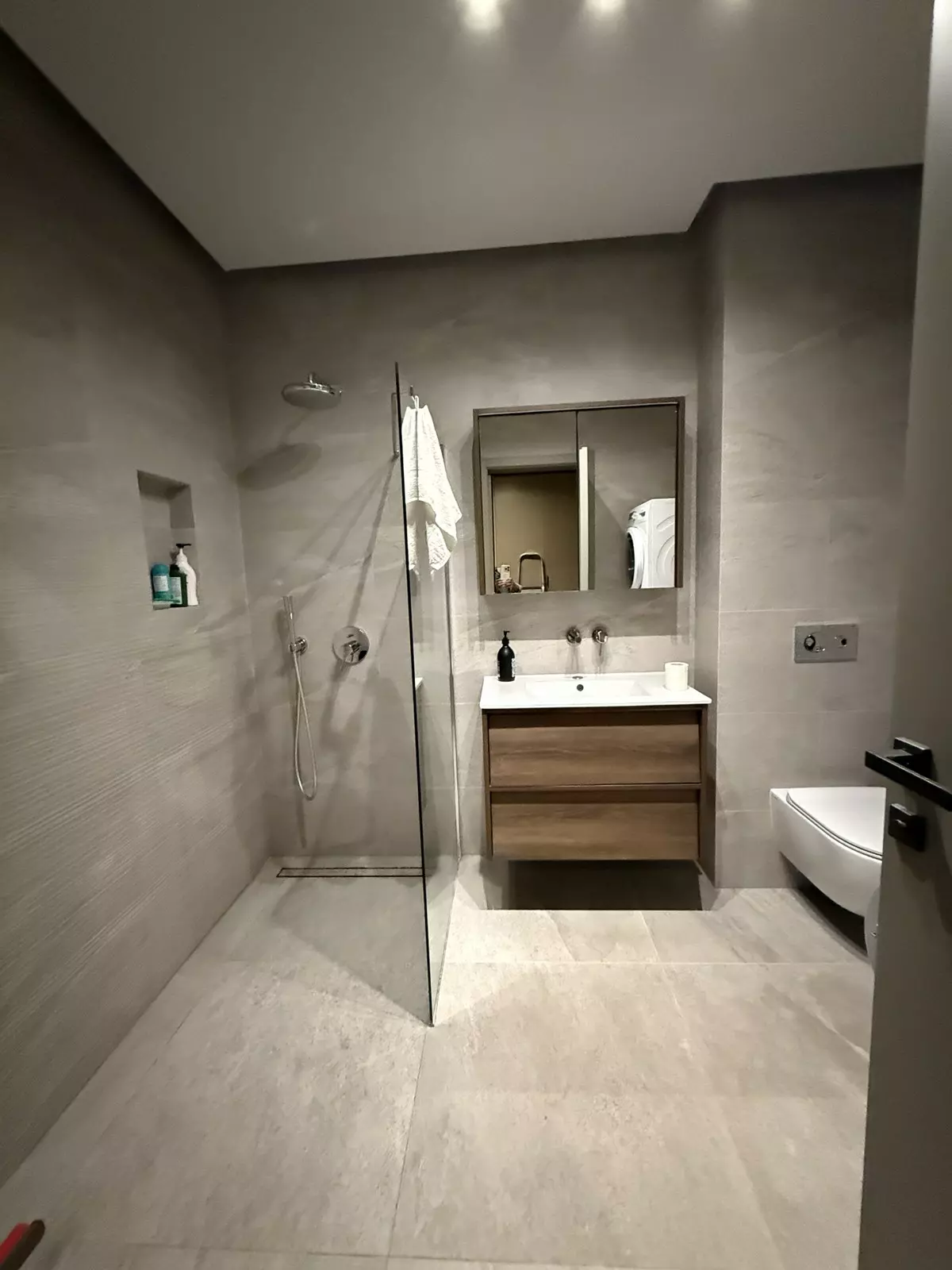 Apartment Of 150 M² With 5 Bedrooms In Port Palace, St. Constantine And Helena