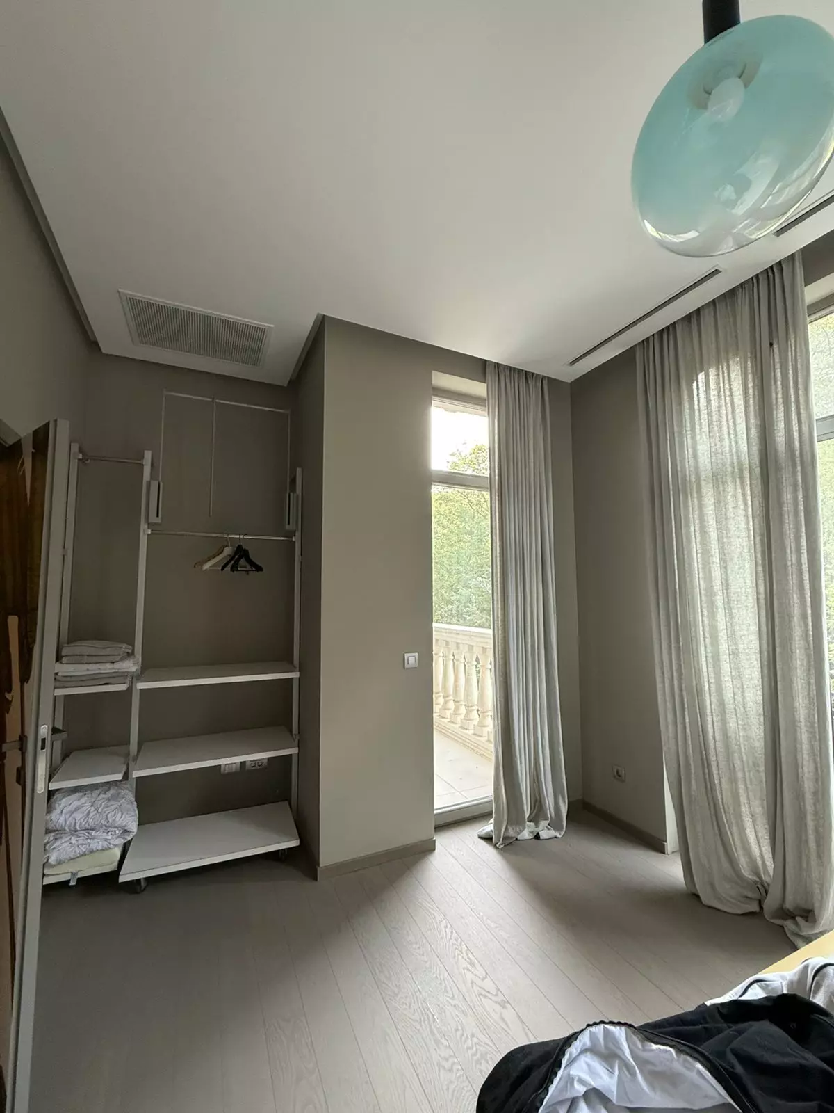 Apartment Of 150 M² With 5 Bedrooms In Port Palace, St. Constantine And Helena