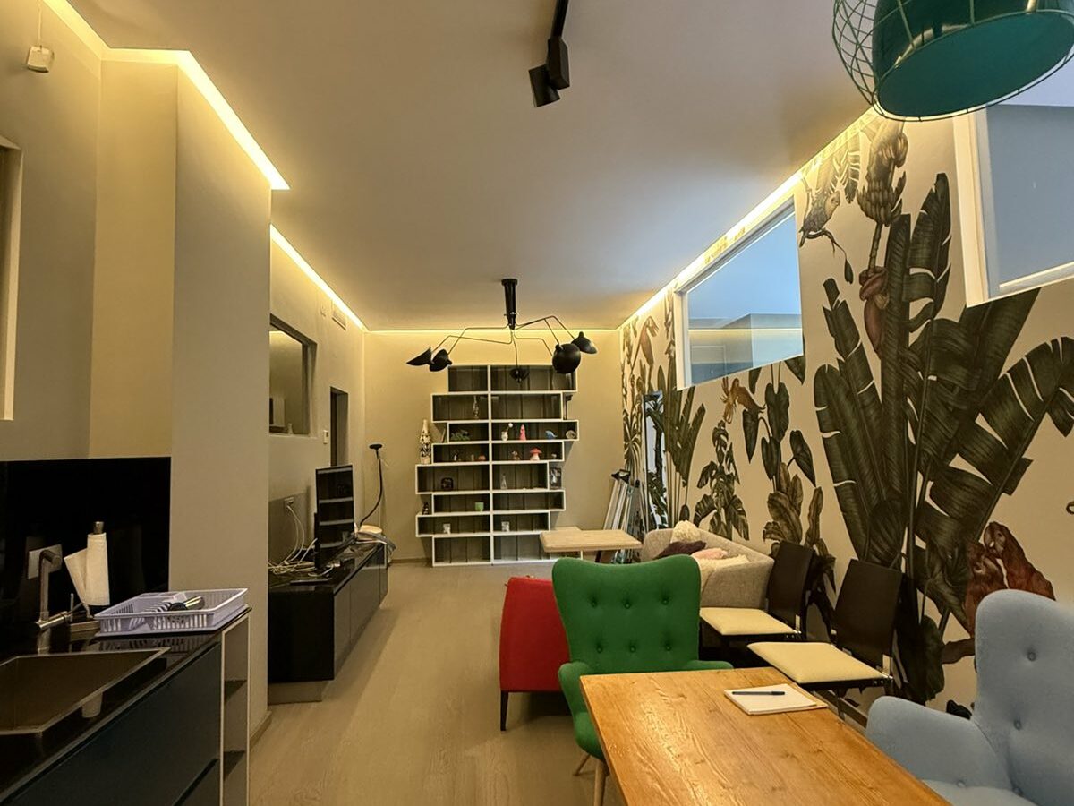 Apartment Of 150 M² With 5 Bedrooms In Port Palace, St. Constantine And Helena