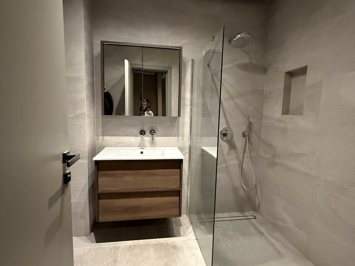 Apartment Of 150 M² With 5 Bedrooms In Port Palace, St. Constantine And Helena