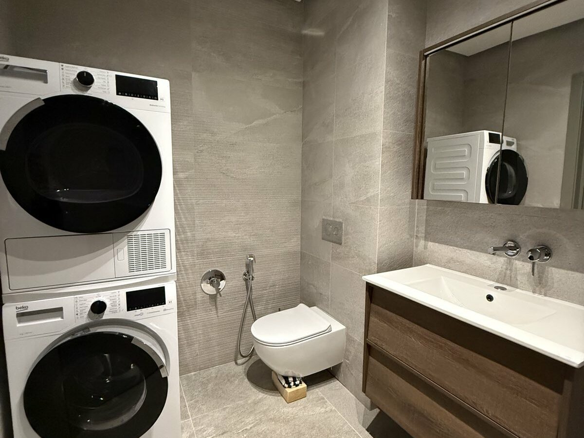 Apartment Of 150 M² With 5 Bedrooms In Port Palace, St. Constantine And Helena