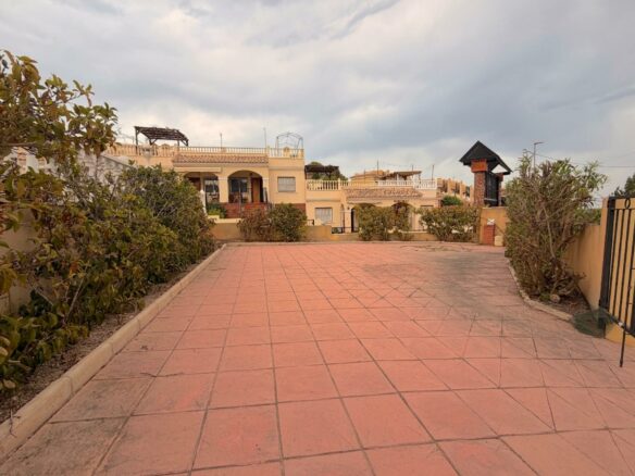 3-bedroom Terraced House In Algorfa, Spain (100 M²)