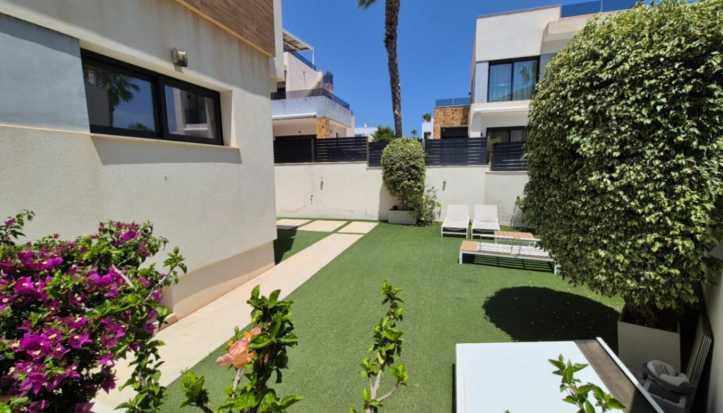 Villa Of 205 M² In Torrevieja, Spain