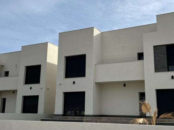 5-bedroom Villa In Torrevieja, Spain (368 M²)