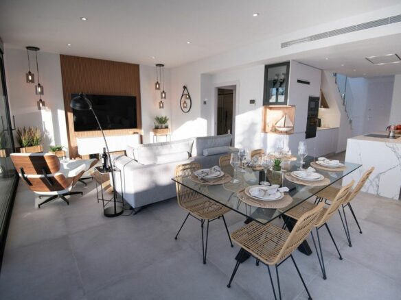 Villa Of 100 M² In Santiago De La Ribera, Spain