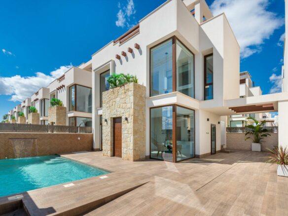 Villa Of 109 M² In Rojales, Spain