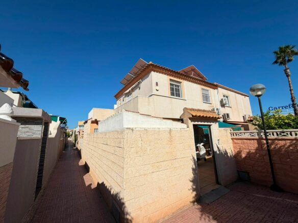 Chalet Of 150 M² In Torrevieja, Spain
