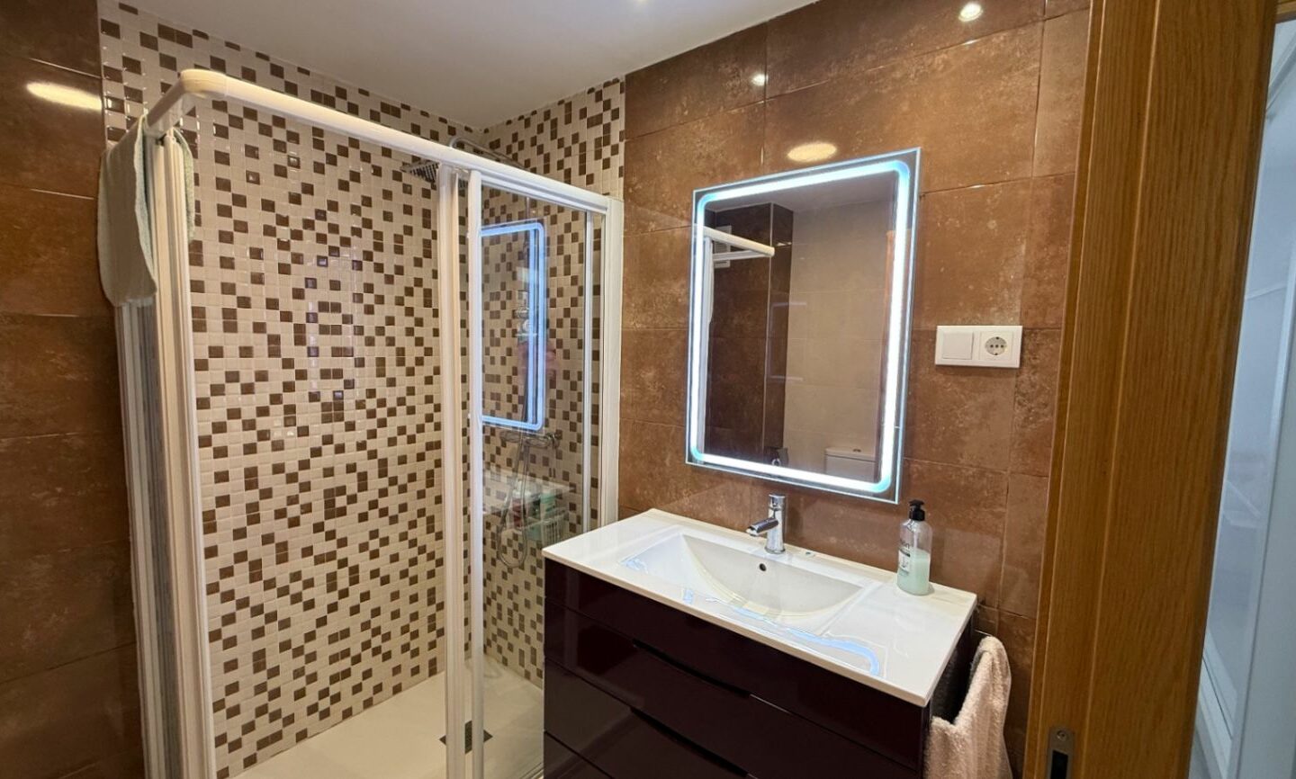 Apartment Of 86 M² In Torrevieja, Spain