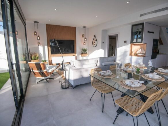Villa Of 100 M² In Santiago De La Ribera, Spain