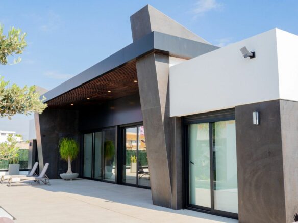 3-bedroom Villa In Rojales, Spain (290 M²)