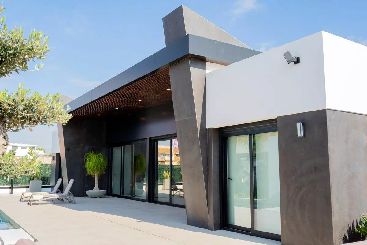 3-bedroom Villa In Rojales, Spain (290 M²)