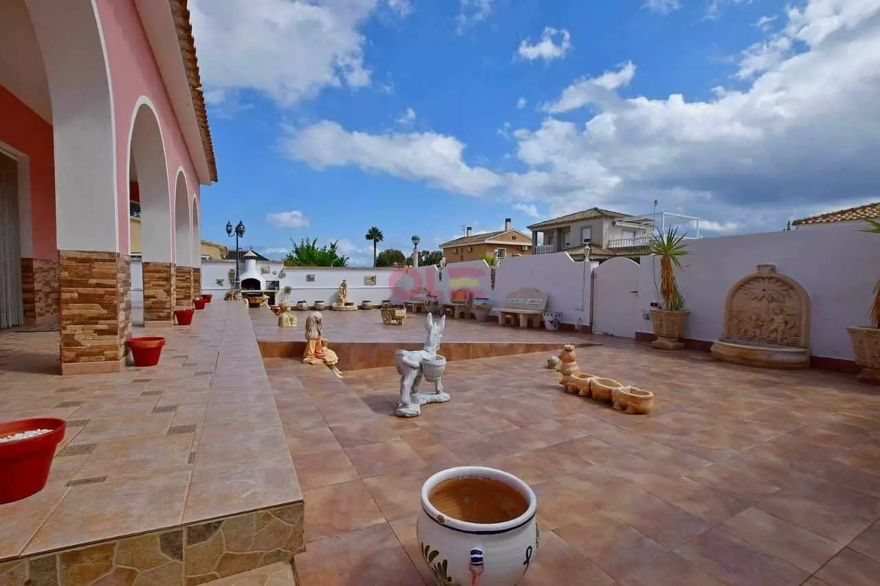 Villa Of 0 M² With Mediter Real Estate In Orihuela Costa, Spain