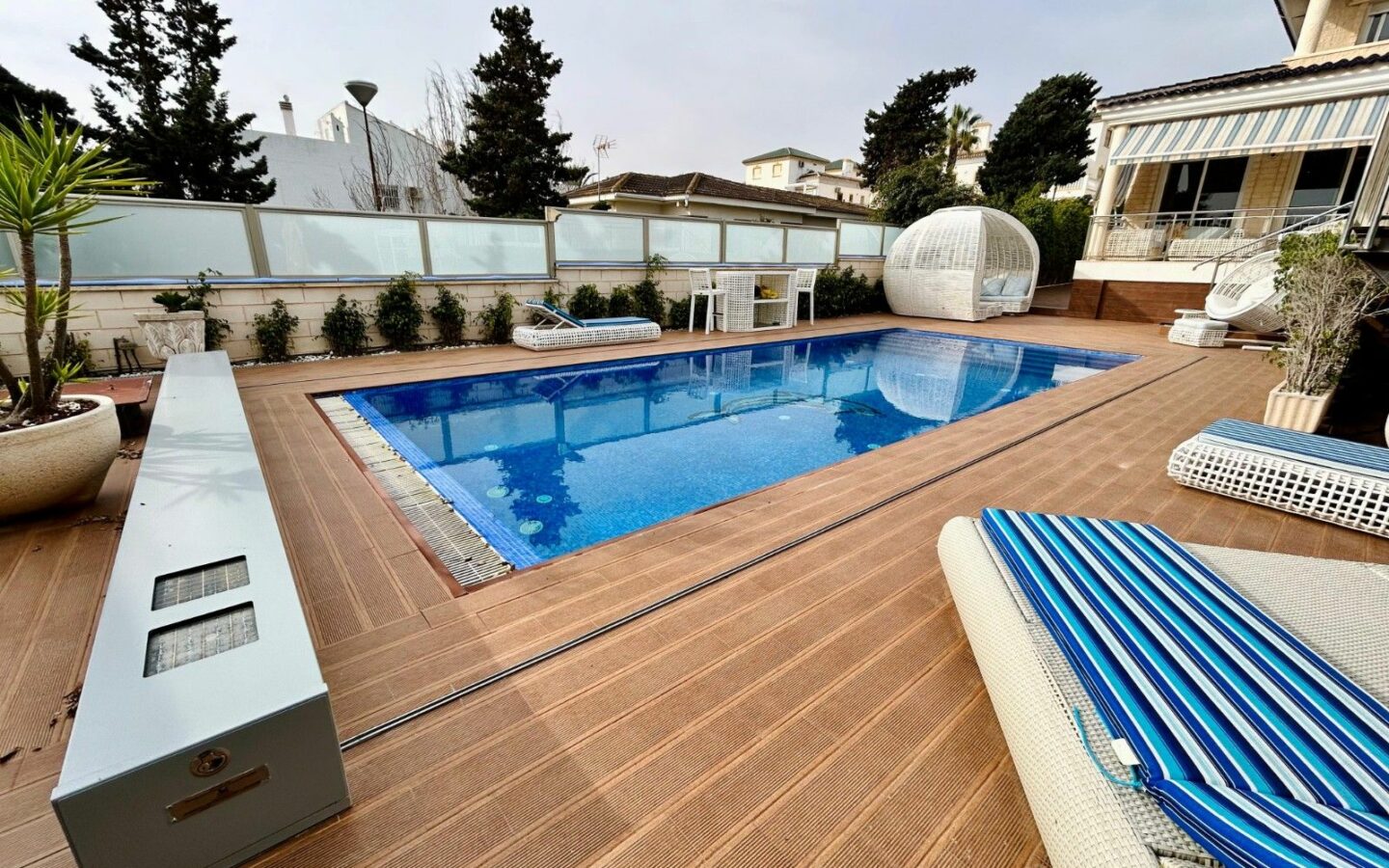 5-bedroom Villa In Torrevieja, Spain (469 M²)