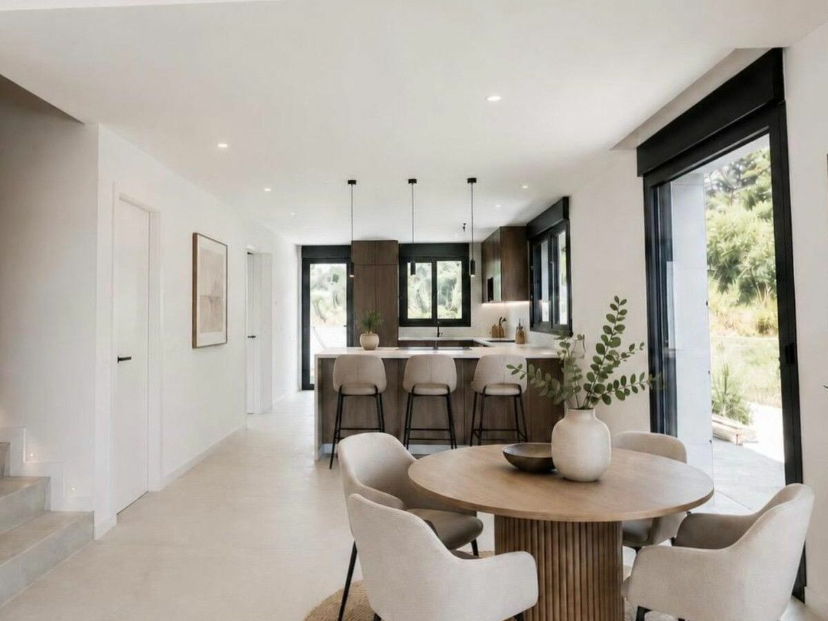 Villa Of 180 M² With [features] In Estepona, Spain