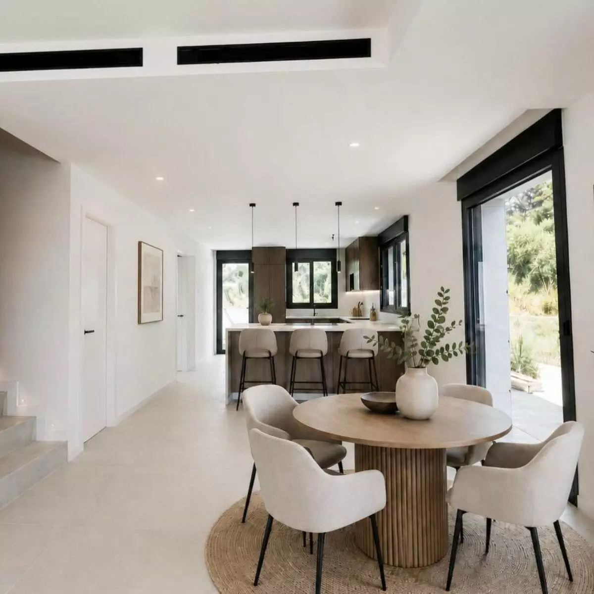 Villa Of 180 M² With [features] In Estepona, Spain