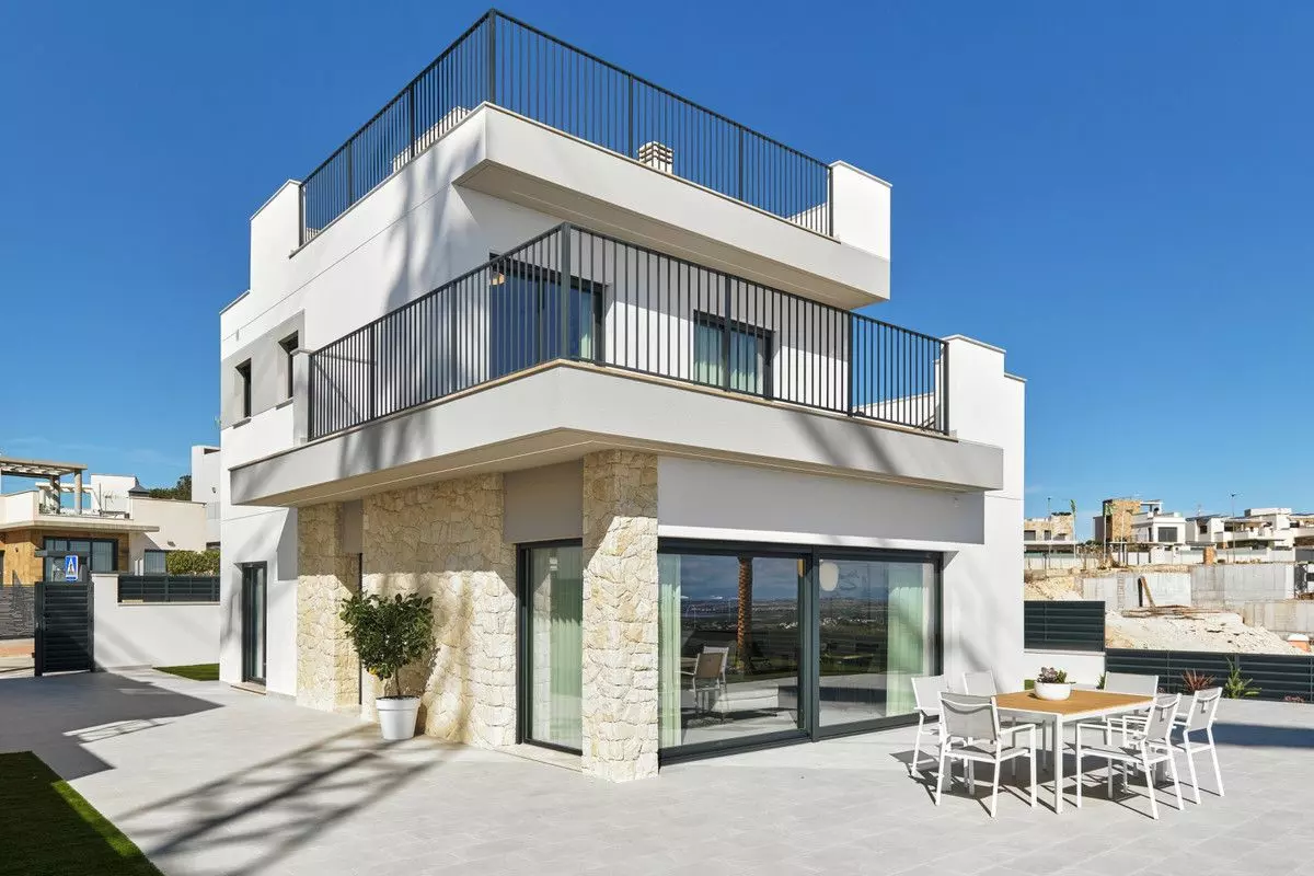 Villa Of 237 M² In San Miguel De Salinas