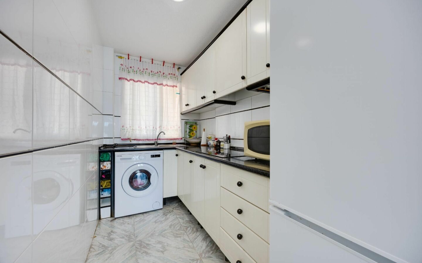Apartment Of 70 M² In Torrevieja, Spain