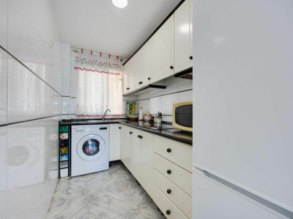 Apartment Of 70 M² In Torrevieja, Spain
