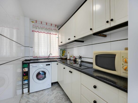 Apartment Of 70 M² In Torrevieja, Spain