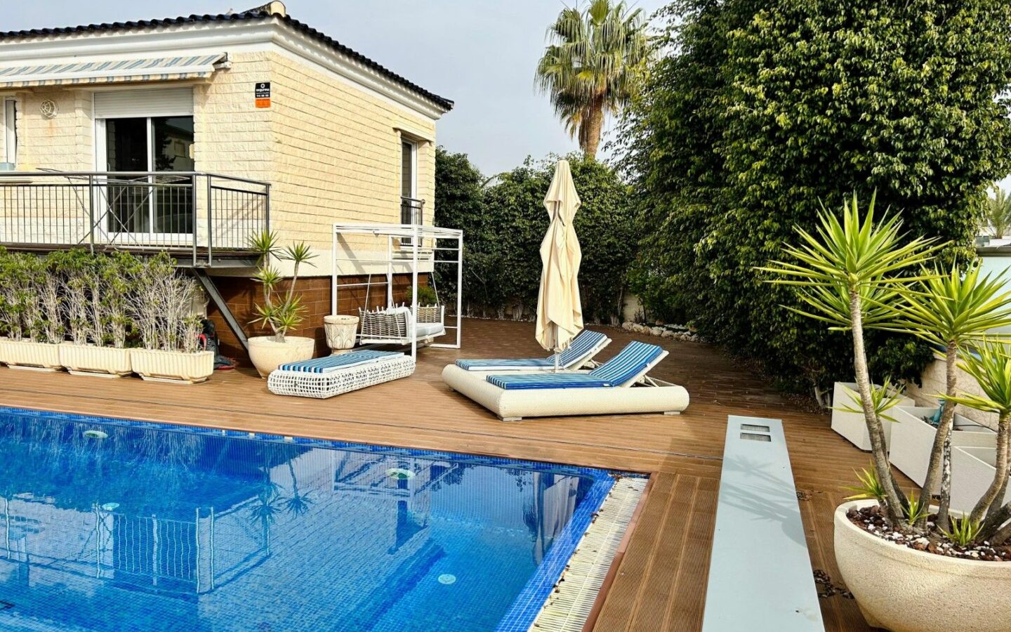5-bedroom Villa In Torrevieja, Spain (469 M²)