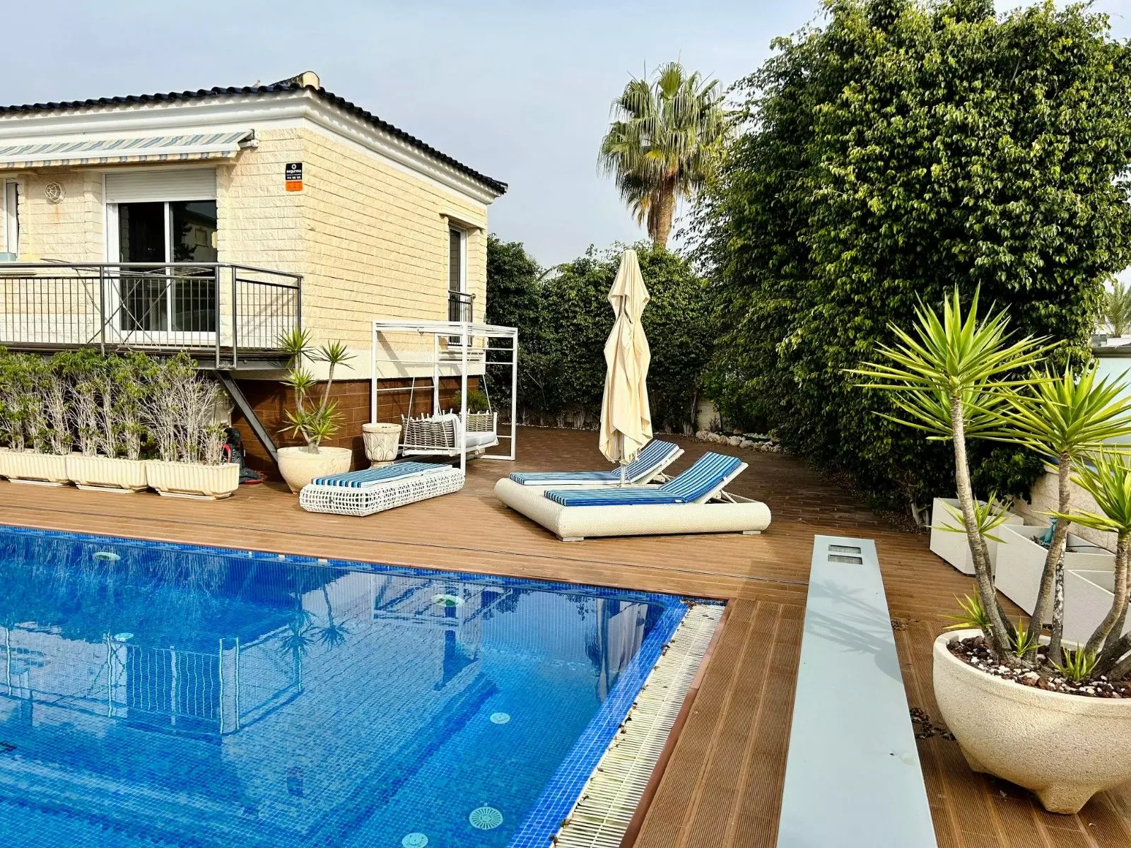 5-bedroom Villa In Torrevieja, Spain (469 M²)