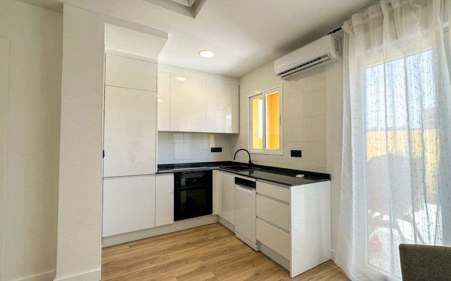 House Of 86 M² In Orihuela Costa, Spain