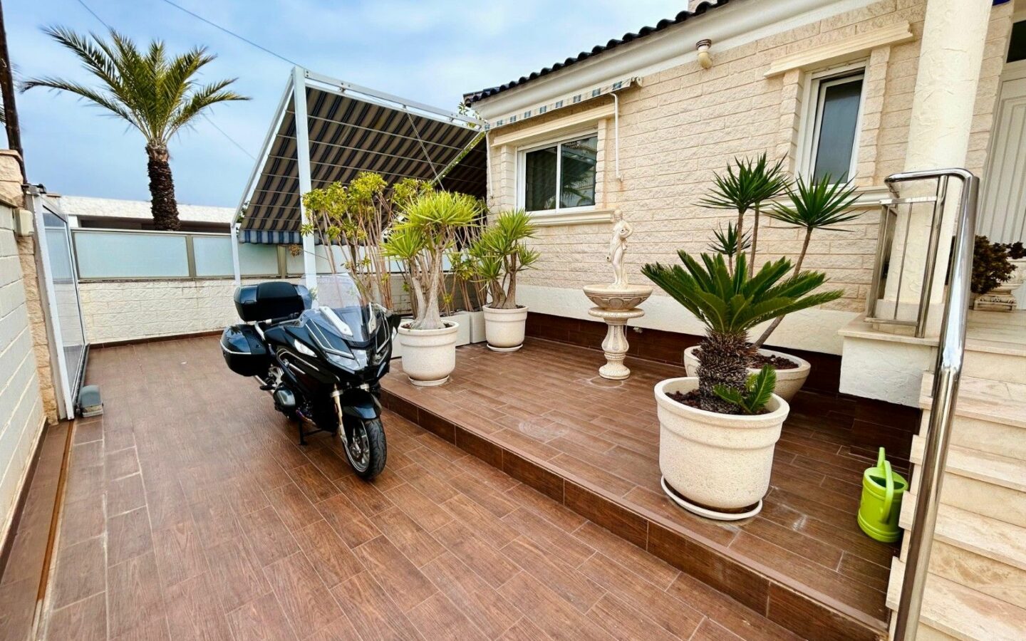 5-bedroom Villa In Torrevieja, Spain (469 M²)