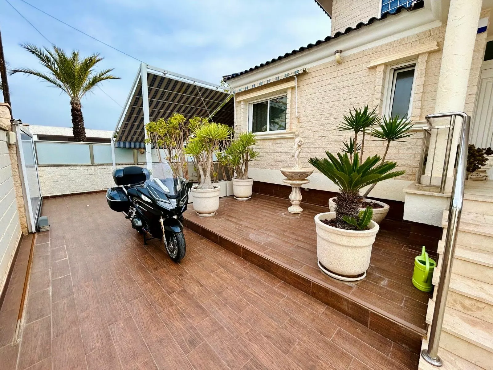 5-bedroom Villa In Torrevieja, Spain (469 M²)