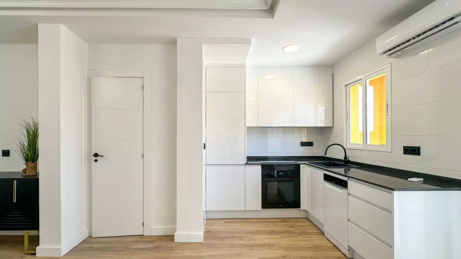 House Of 86 M² In Orihuela Costa, Spain