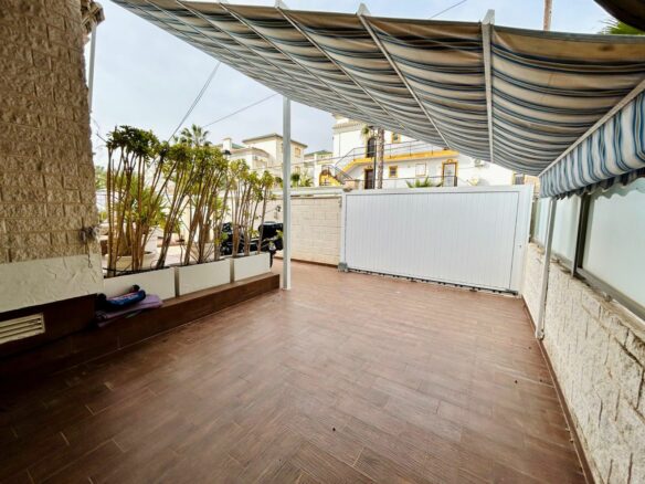 5-bedroom Villa In Torrevieja, Spain (469 M²)