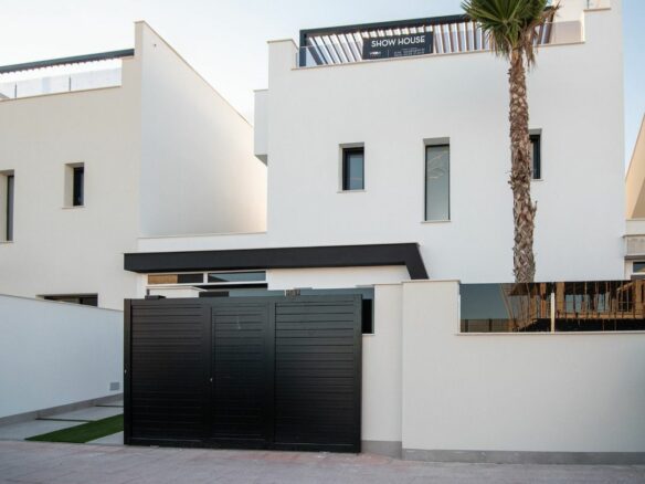 Villa Of 100 M² In Santiago De La Ribera, Spain