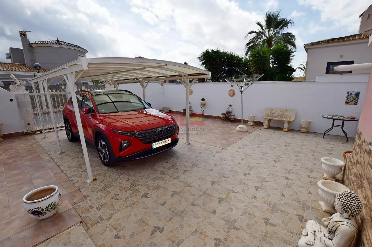 Villa Of 0 M² With Mediter Real Estate In Orihuela Costa, Spain