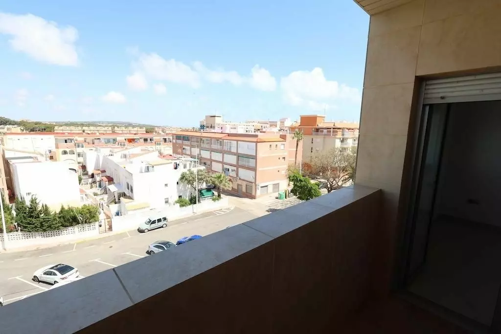 Apartment Of 103 M² In Torrevieja, Spain