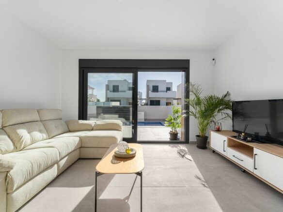Villa Of 97 M² In Daya Nueva, Spain