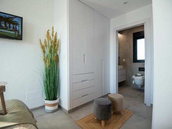 Villa Of 100 M² In Santiago De La Ribera, Spain
