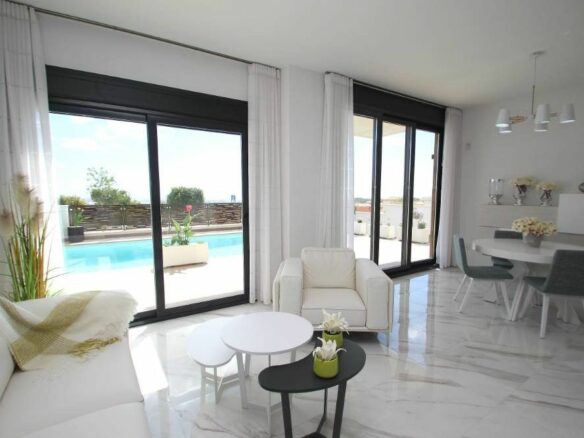 Villa Of 144 M² In San Miguel De Salinas