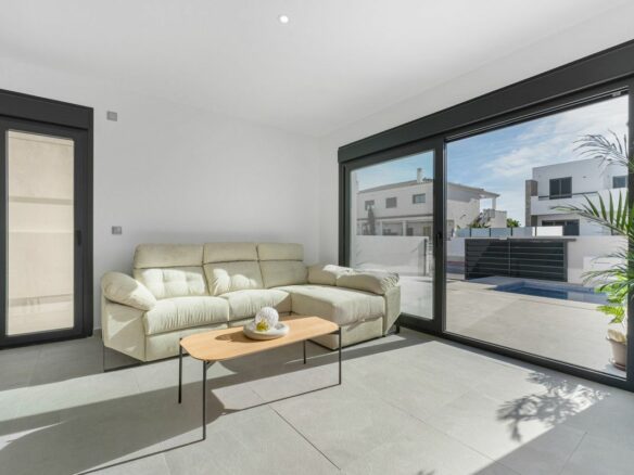 Villa Of 97 M² In Daya Nueva, Spain